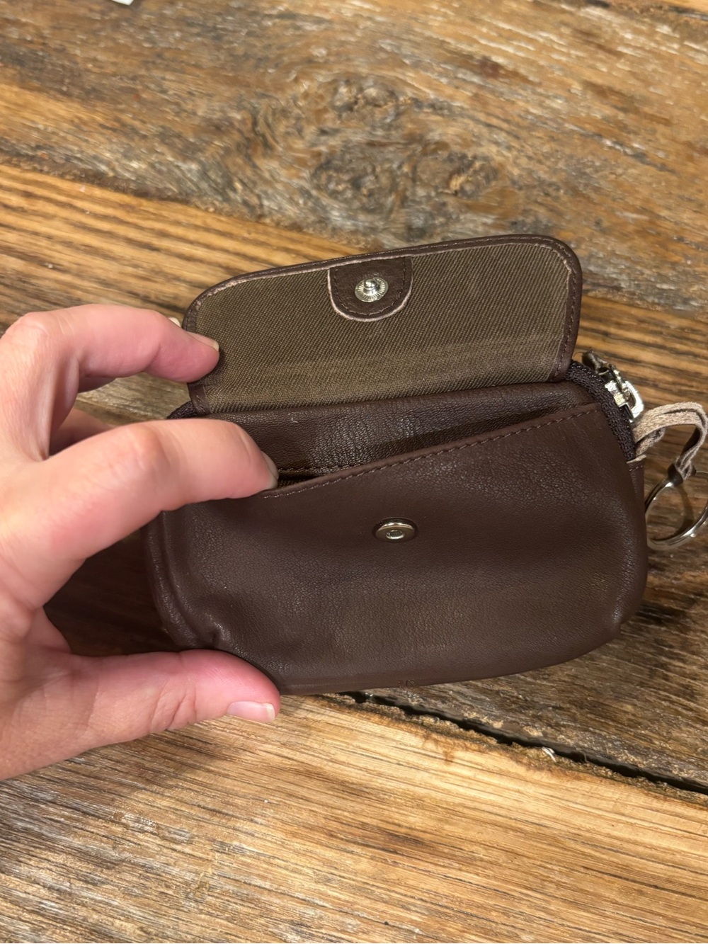 Wilsons Leather Brown Genuine Leather Change Purse Keychain Wallet - Picture 4 of 7